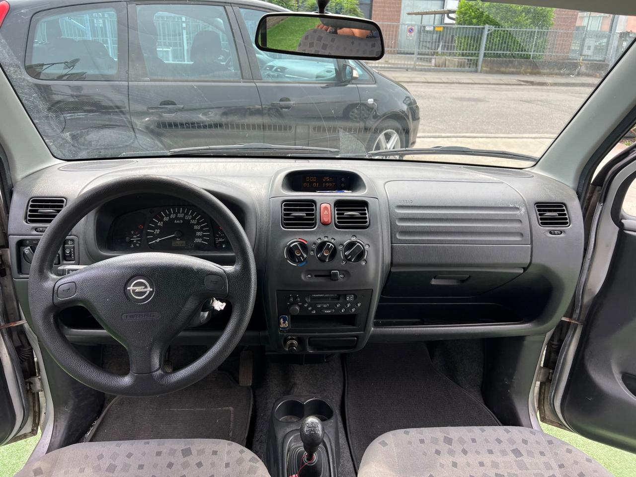 Opel Agila 1.2 16V Edition