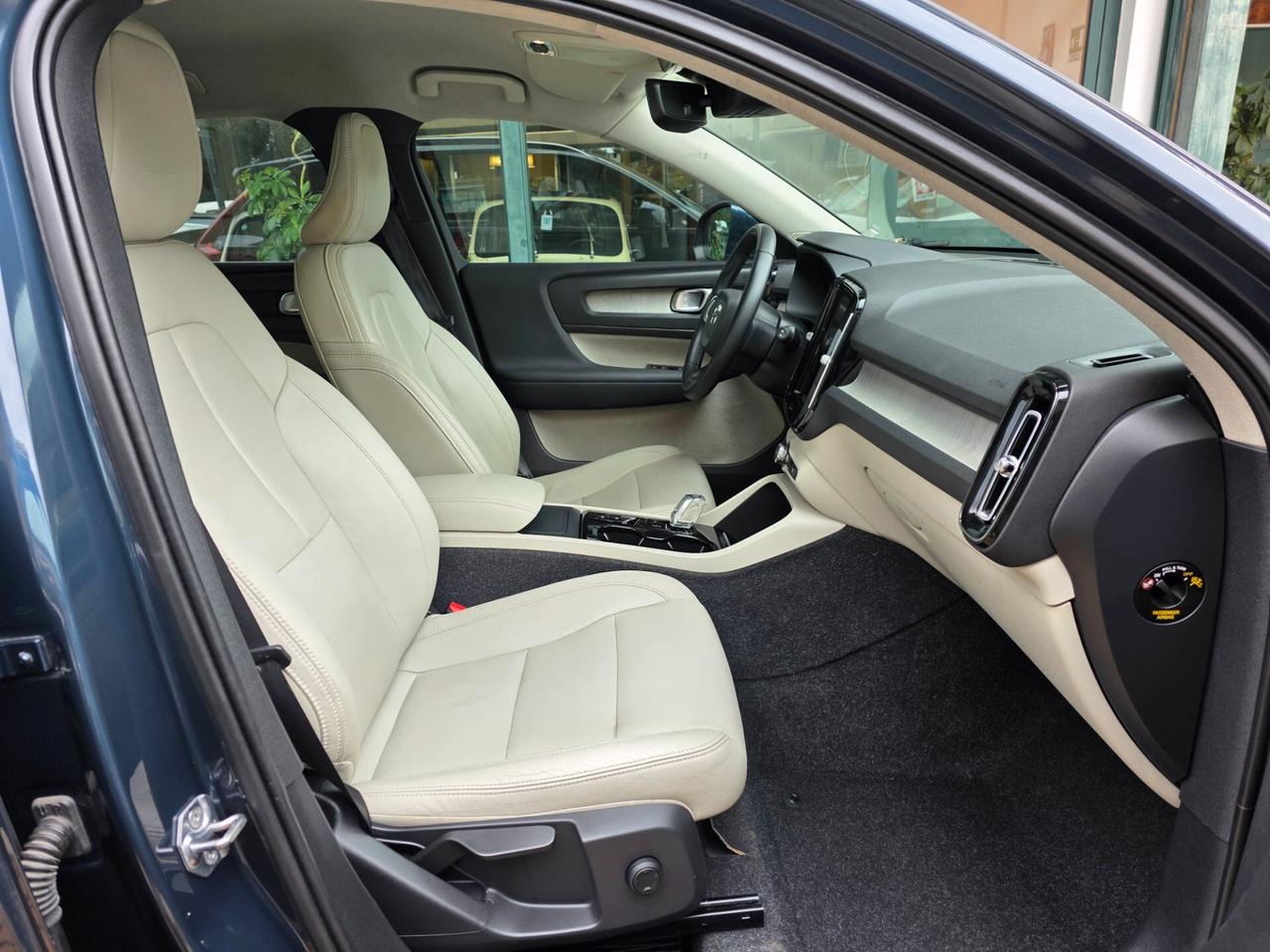 Volvo XC40 D3 AWD Geartronic Inscription N1