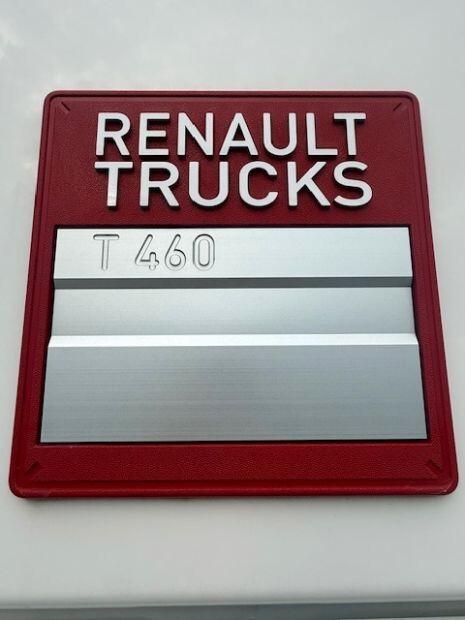 Motrice Renault Premium 460