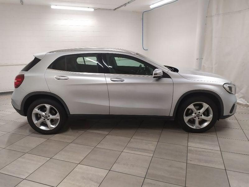 Mercedes-Benz GLA 200 d Premium 4matic auto