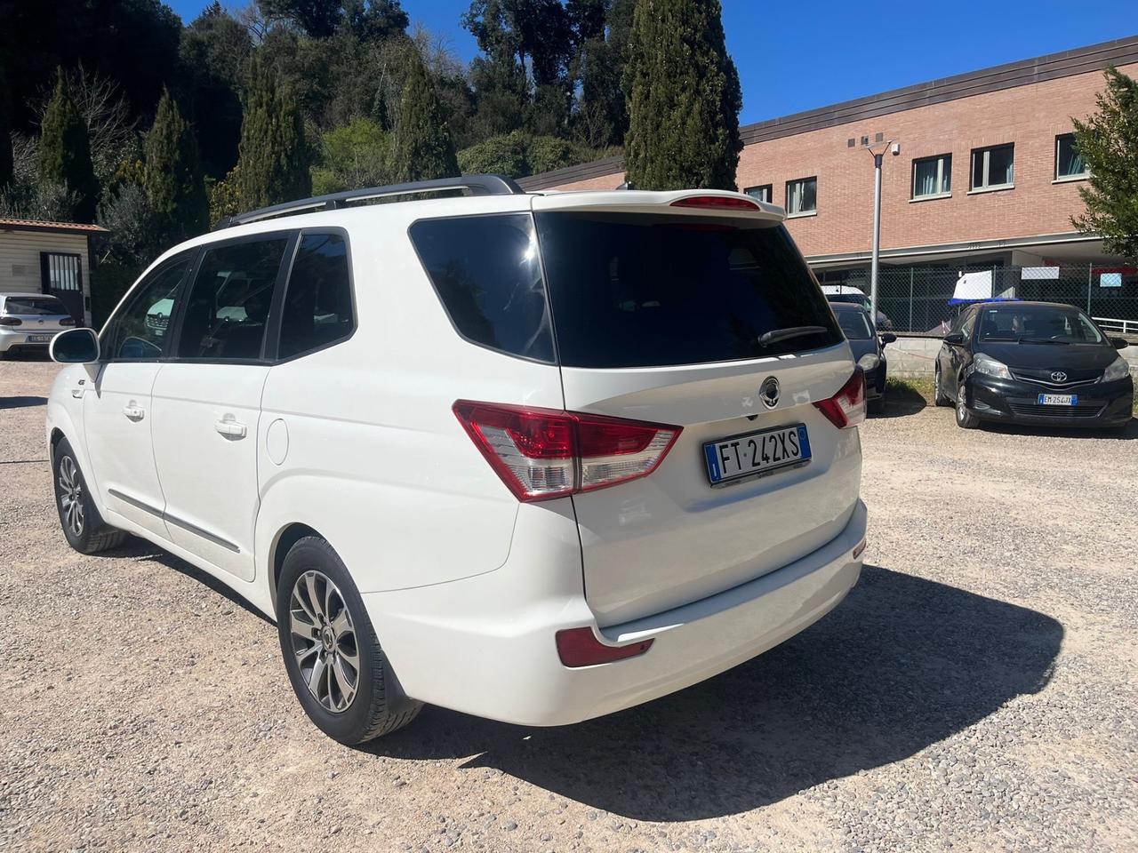 Ssangyong Rodius 2.2 Diesel - 4x4 - 7 Posti