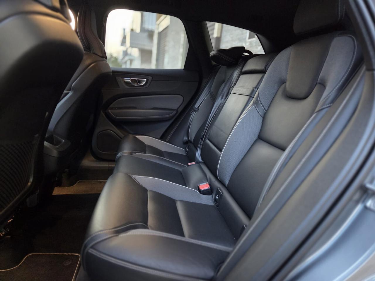 XC60 2.0 b4 R-design awd auto UNICO PROPRIETARIO