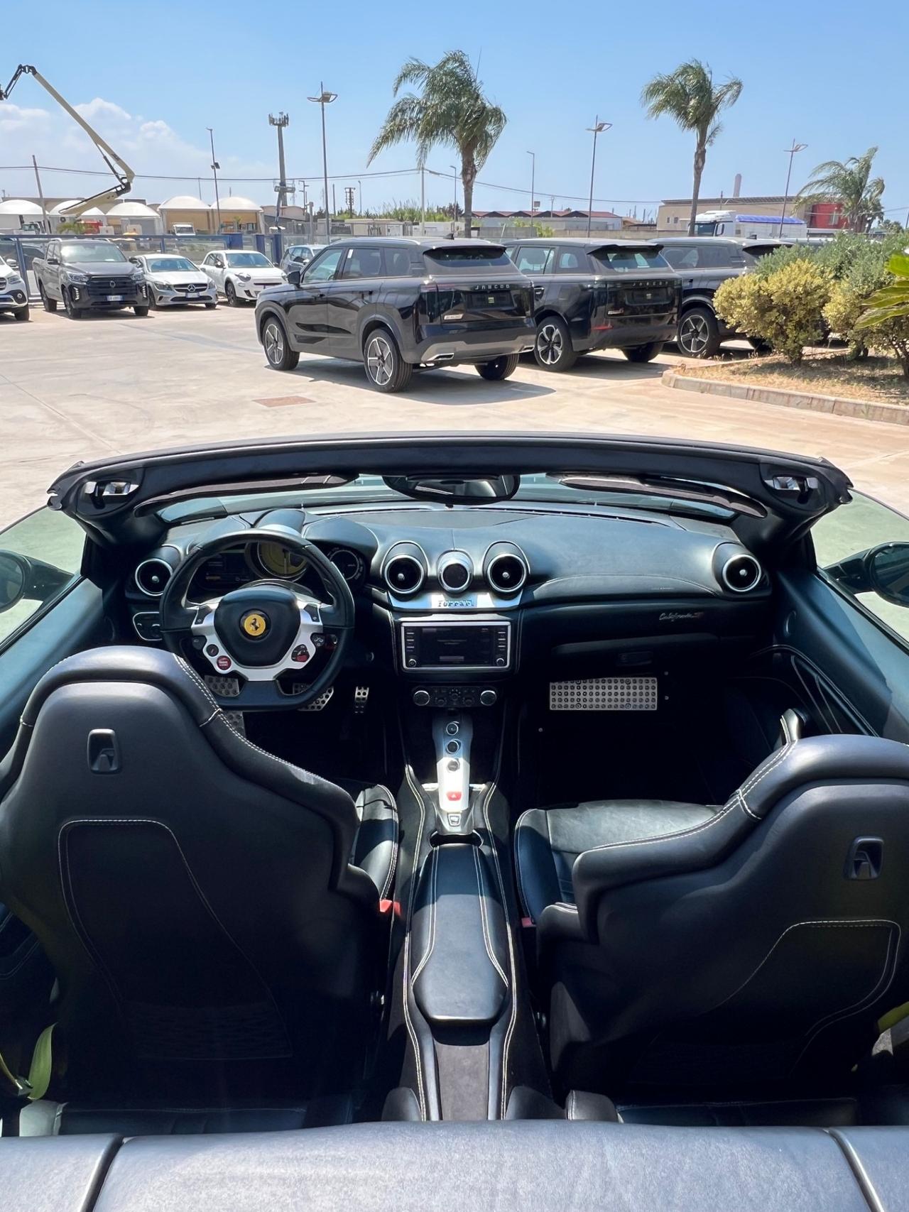 Ferrari California T DCT cabrio 560CV RWD