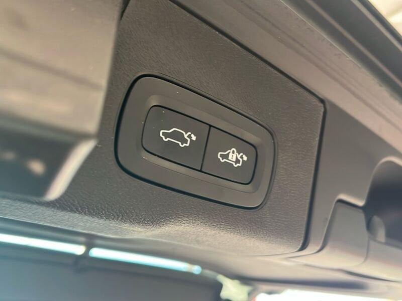 Volvo XC60 B4 (d) AWD automatico Core