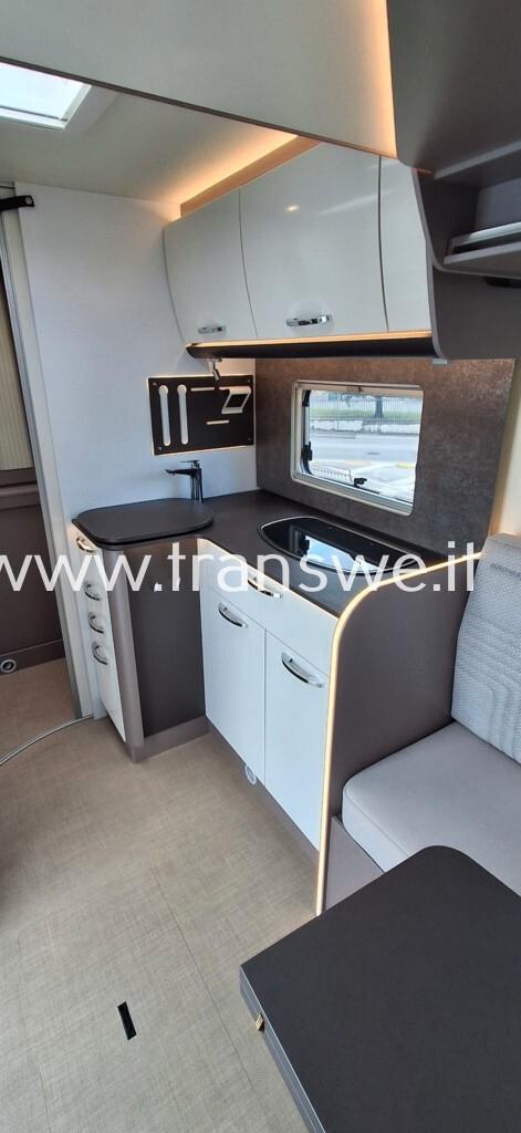Bürstner Lyseo 684G Ampia zona giorno e bagno in coda