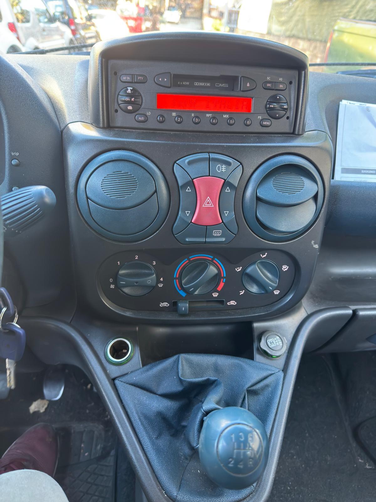 Fiat Doblo 1.9 diesel cat Cargo Combi Autocarro 5 posti SX tassa ridotta