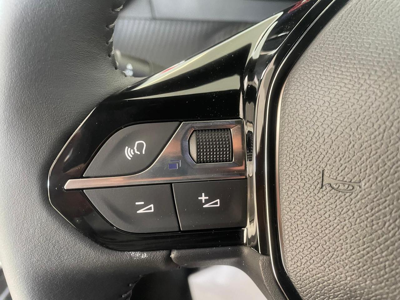 PEUGEOT 2008 PureTech 100 S&S ALLURE PACK