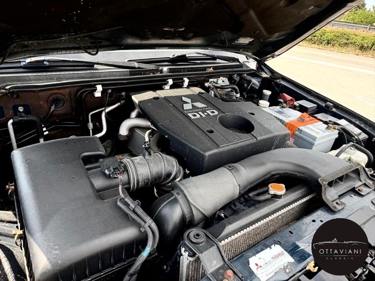 Mitsubishi Pajero passo lungo MANUALE