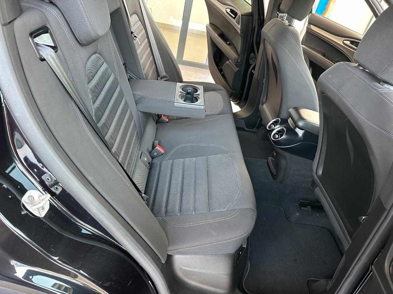Alfa Romeo Stelvio 2.2 t Sprint Q4 210cv auto
