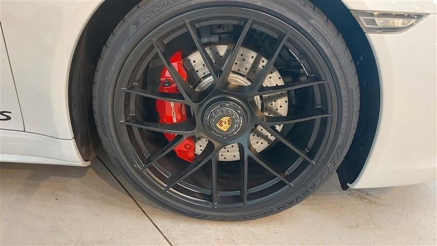 Porsche 911 991 3.0 Carrera Coupé GTS
