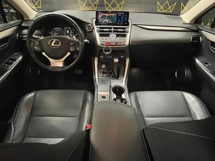 Lexus NX 300h Hybrid 4WD F-Sport