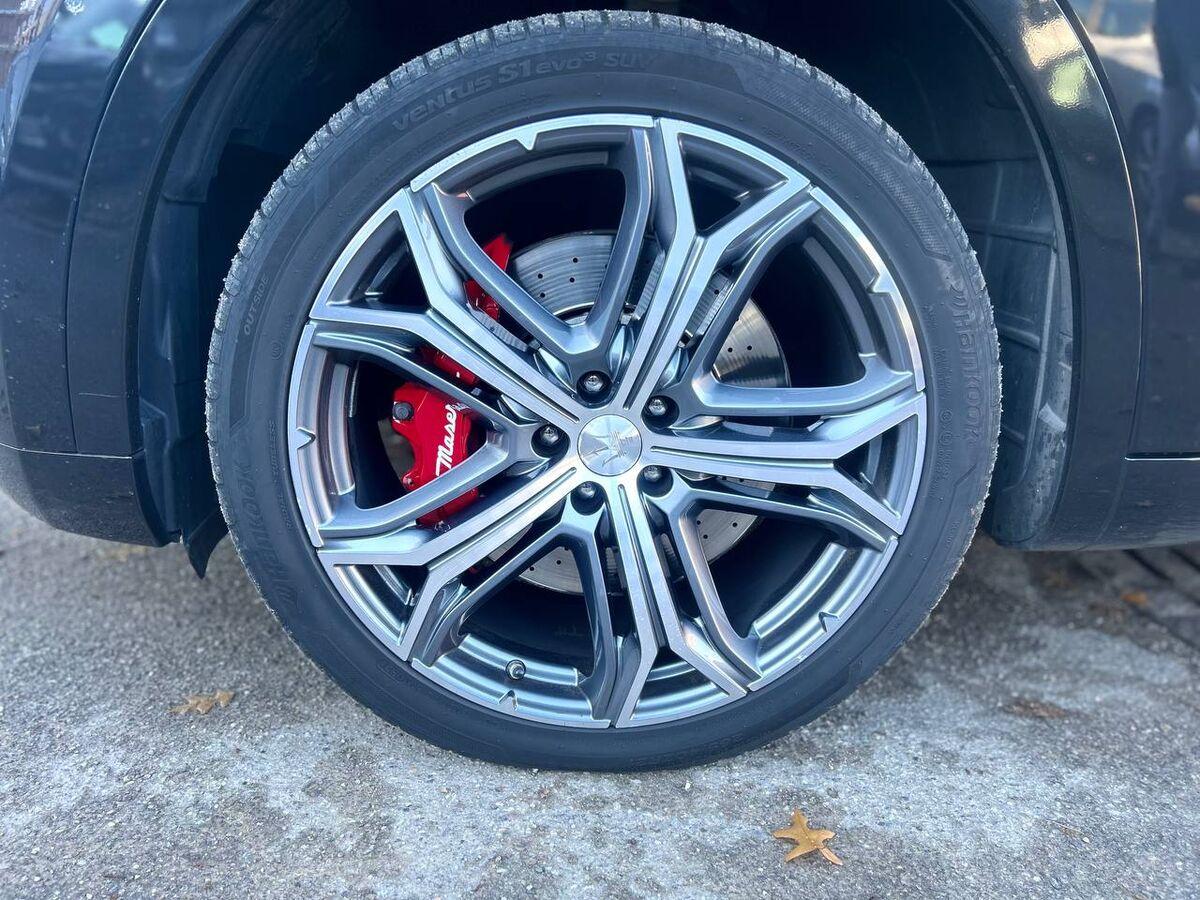 Maserati Levante 3.0 V6 430cv auto