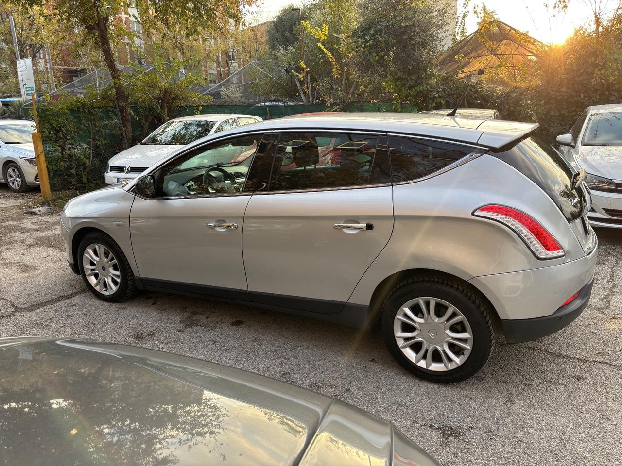 Lancia Delta 1.6 MJT AUTOMATICA Platinum ok Neopatentati