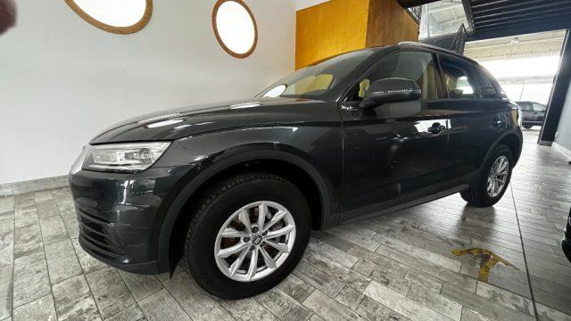 AUDI Q5 35 TDI quattro S tronic Business Sport