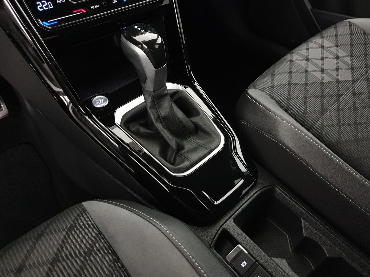 Volkswagen T-Roc 1.5 tsi r-line dsg