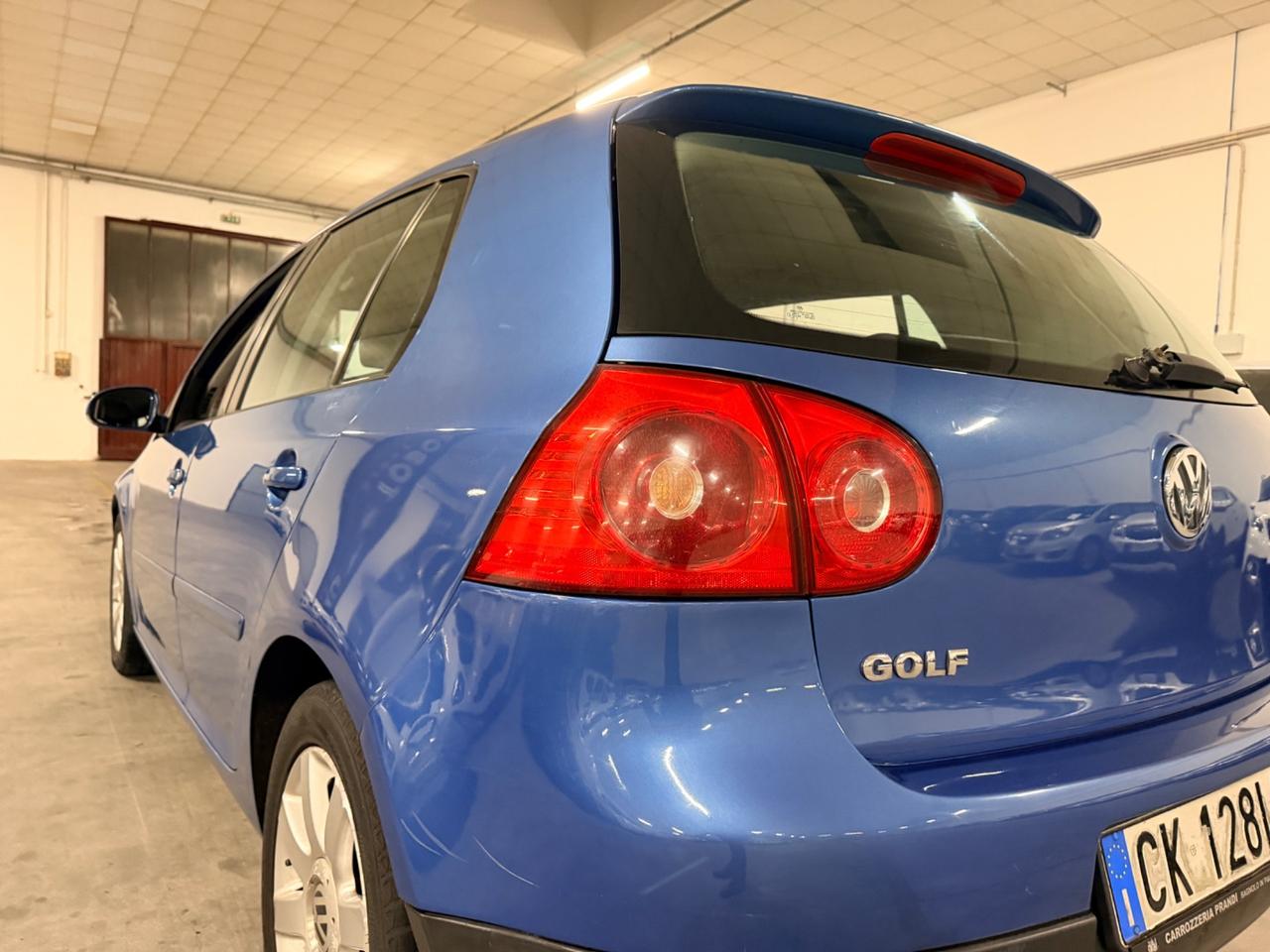 Volkswagen Golf 1.6 16V FSI 5p. Sportline