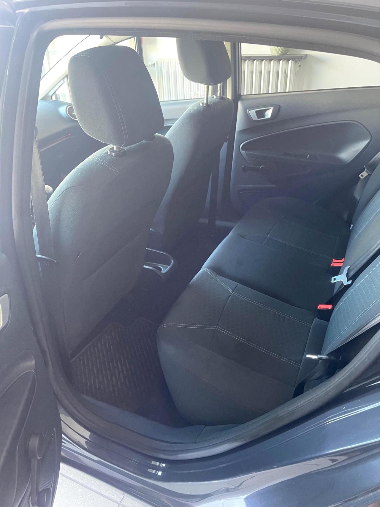 Ford Fiesta 1.4 TDCi 70CV 5 porte Titanium