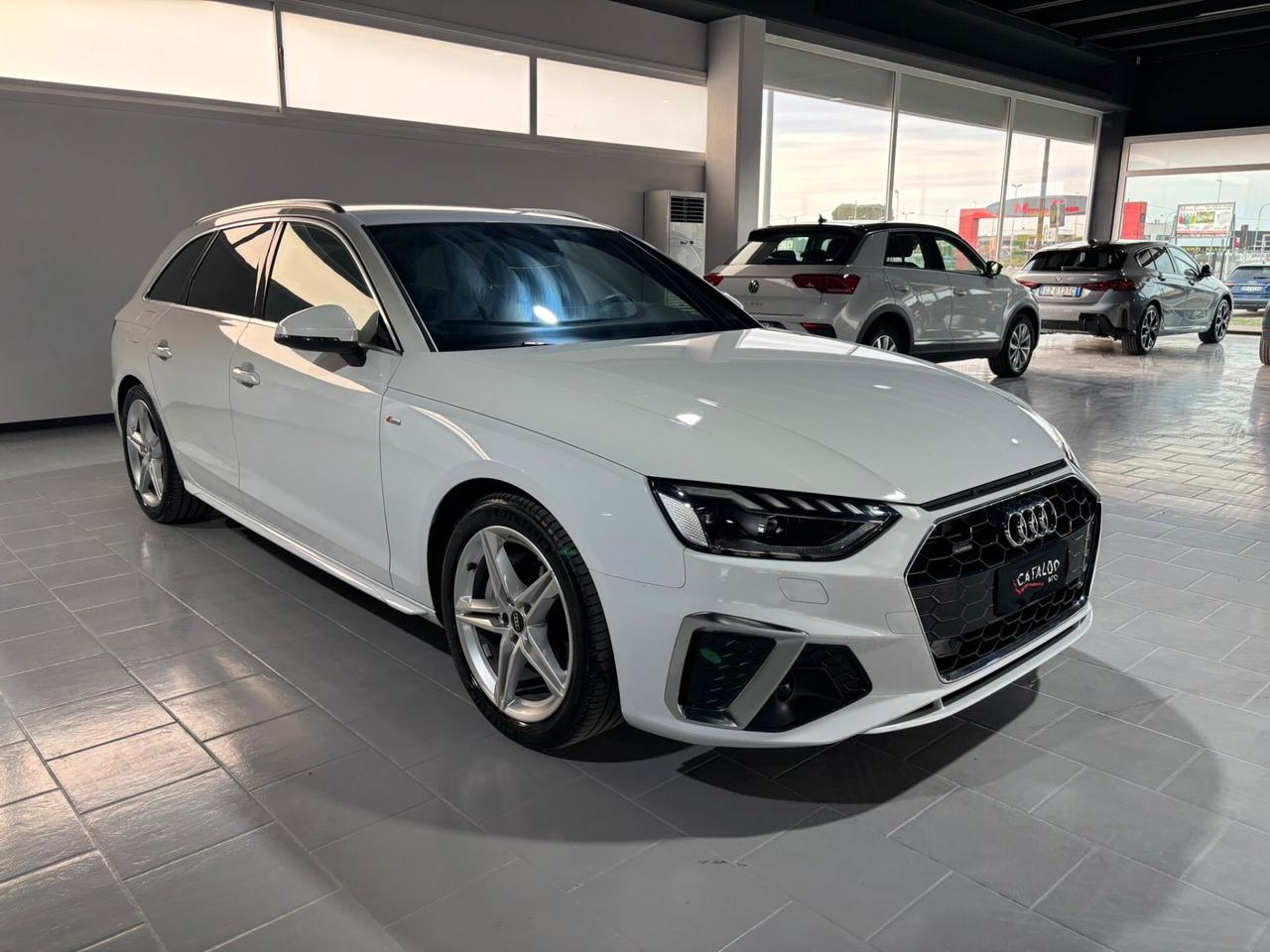 Audi A4 Avant 40 TDI S tronic line edition