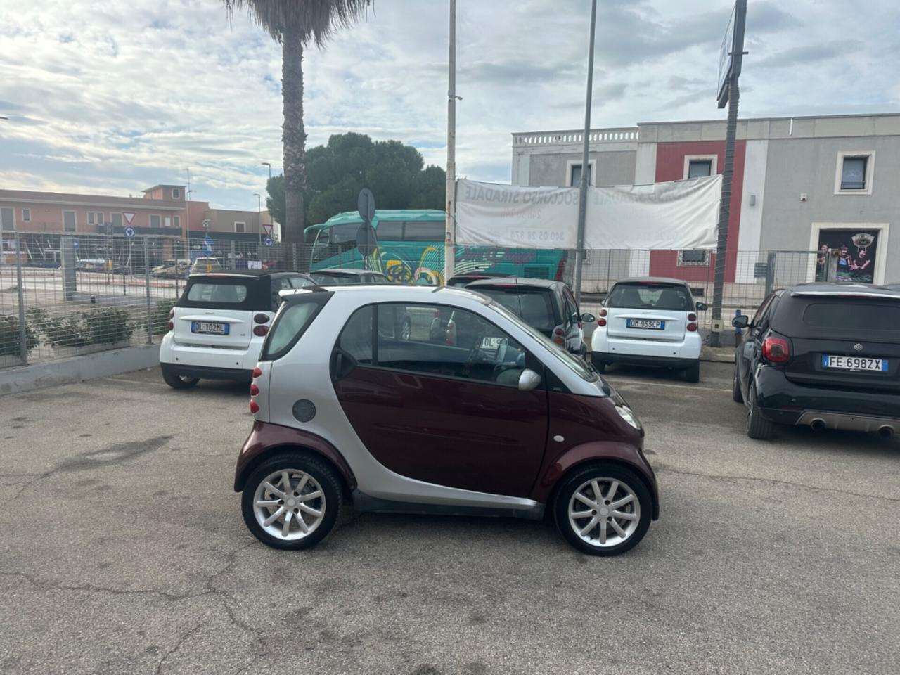 Smart ForTwo 700 coupé pure (45 kW)
