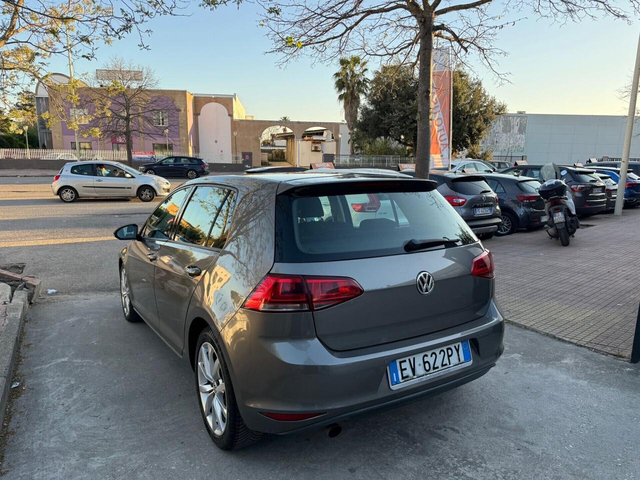Volkswagen Golf 7 TDI AUT. 7M DIST. FATTA