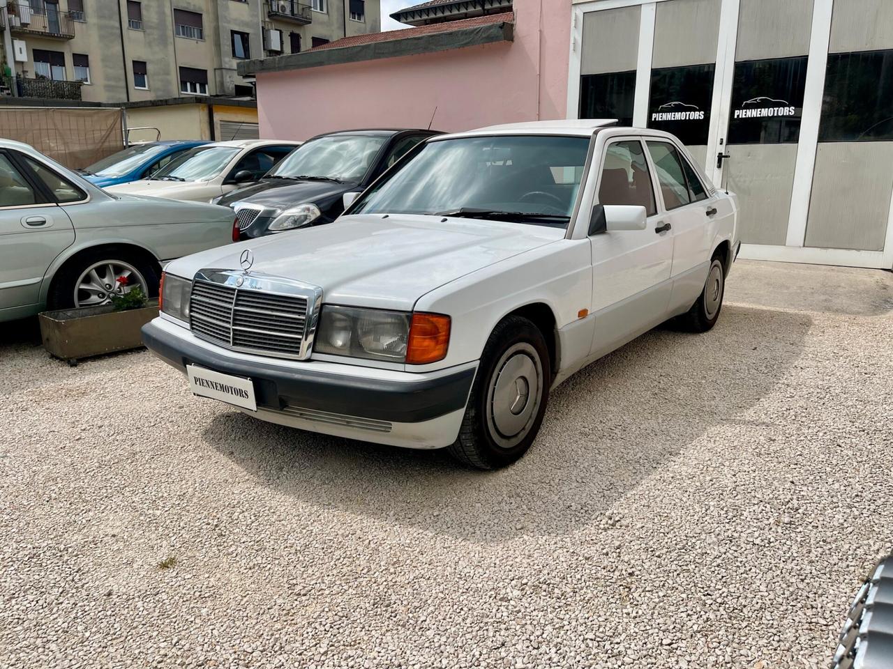 Mercedes-benz 190 2.5 diesel DA VETRINA