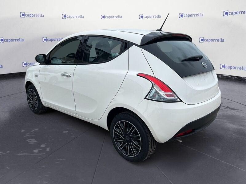 Lancia Ypsilon 1.0 FireFly 5 porte S&S Hybrid Oro