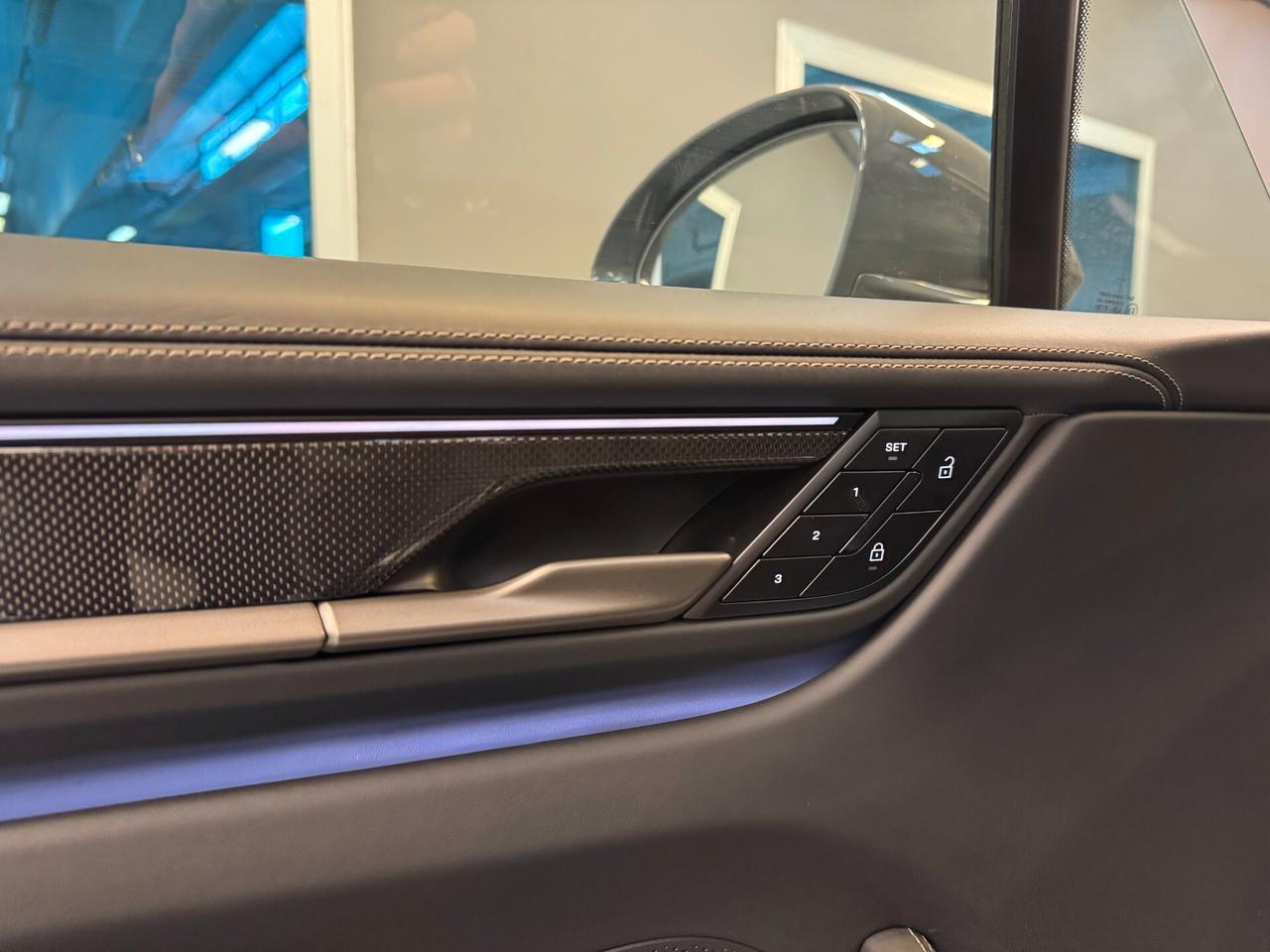 Porsche Macan EV TURBO - FULL ELETTRICO VENTILATI SOSP. PNEUMATICHE ASSE STERZANTE