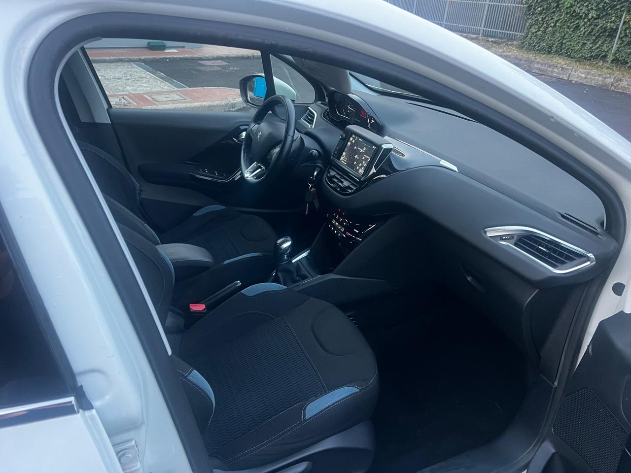 Peugeot 208 PureTech 82 5 porte Allure