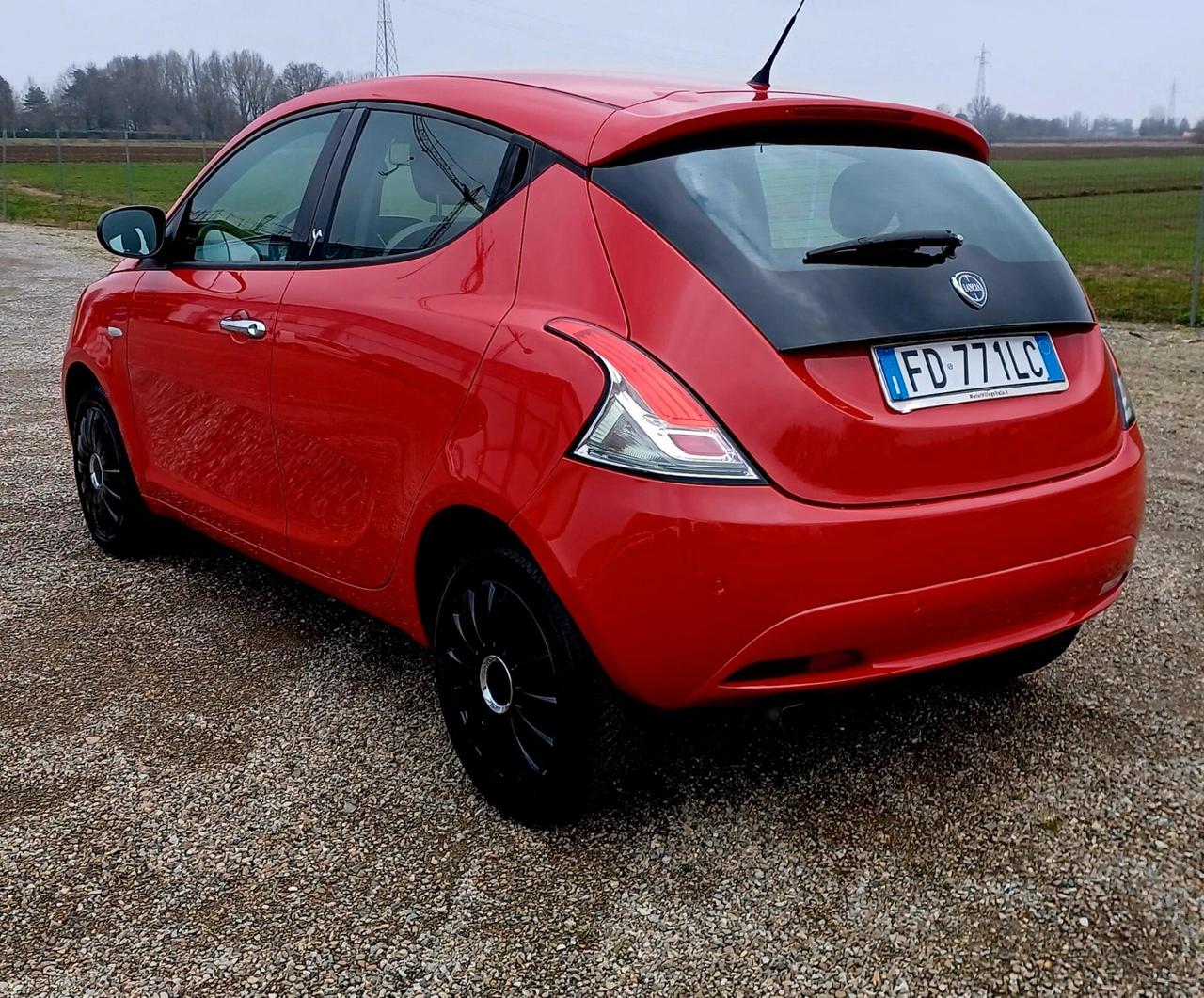 Lancia Ypsilon 1.2 69 CV 5 porte Platinum