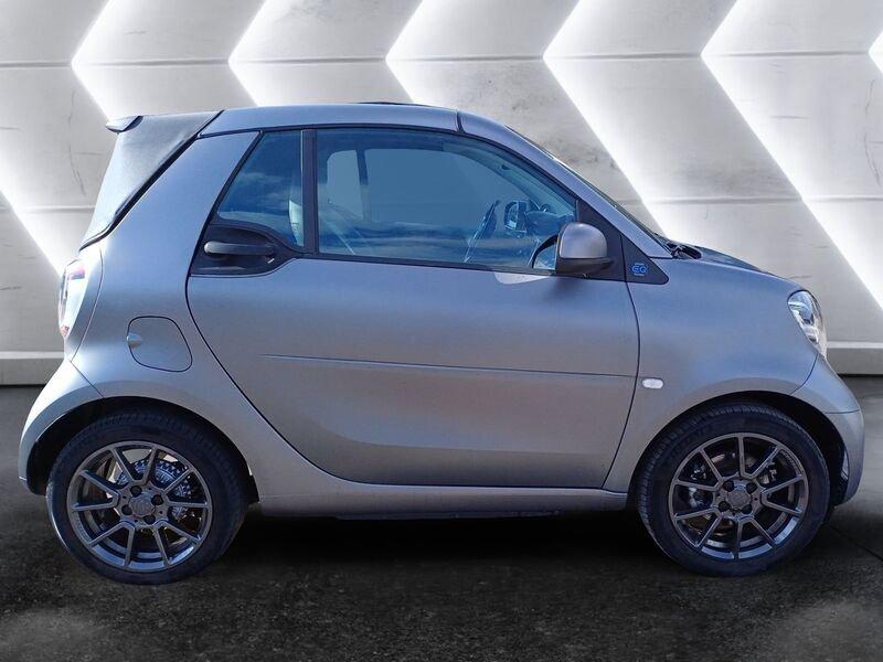 smart fortwo Cabrio eq suitegrey-grey 22kW