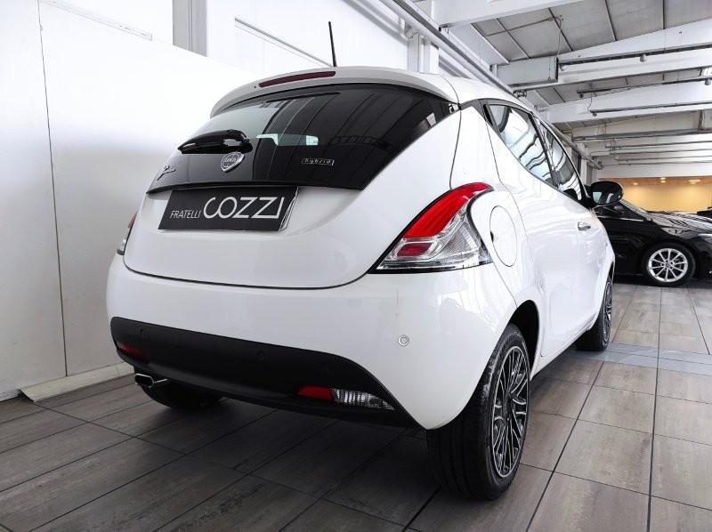 LANCIA Ypsilon 3ª serie - Ypsilon 1.0 FireFly 5 porte S&S Hybrid Gold