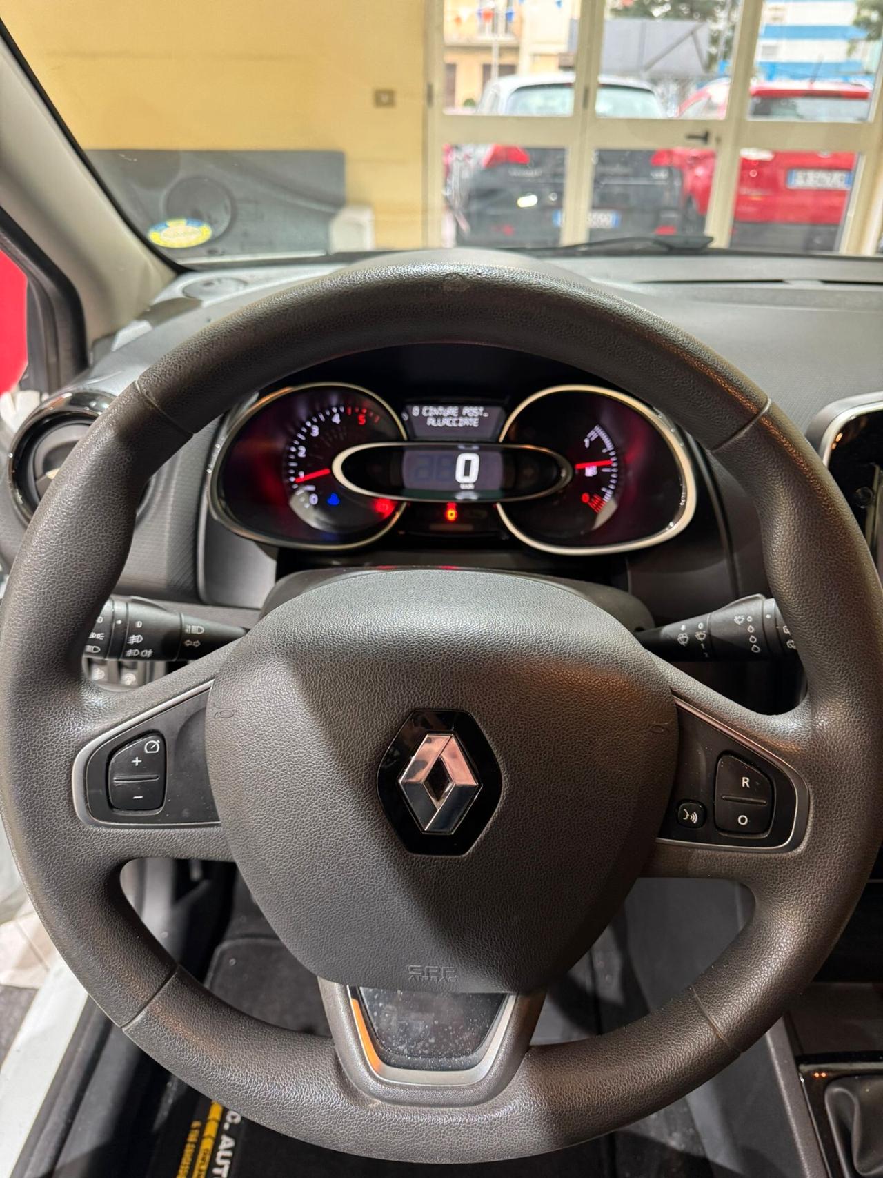 Renault Clio dCi 8V 75 CV 5 porte Moschino Intens