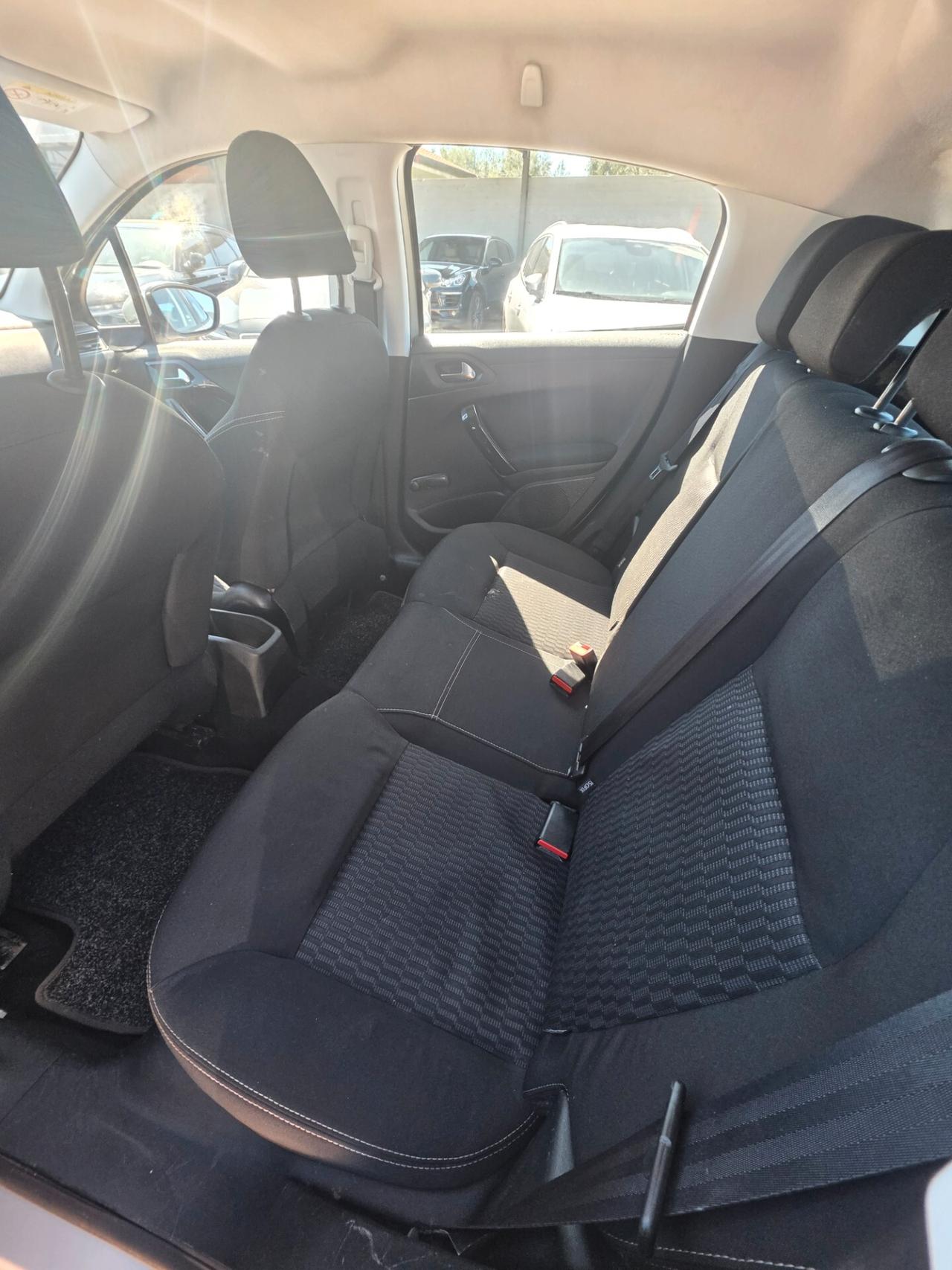Peugeot 208 BlueHDi 75 5 porte Allure ok neopatentati