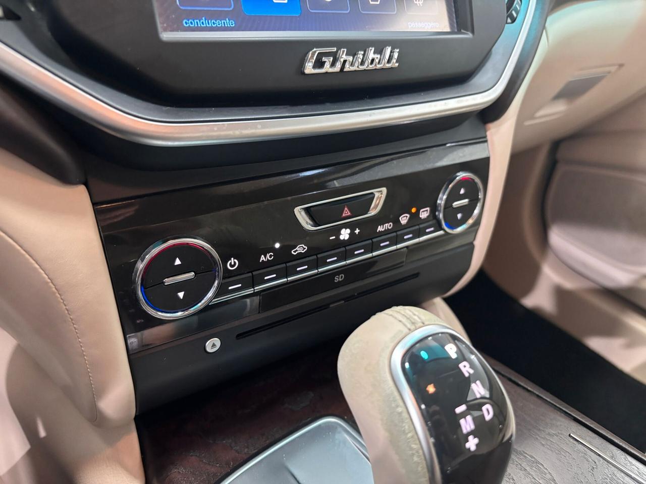 MASERATI GHIBLI V6 DIESEL 275CV