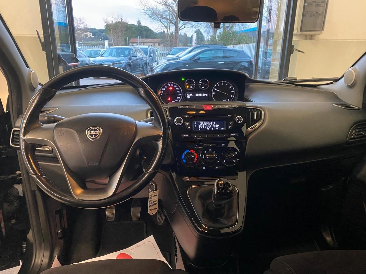 Lancia Ypsilon 1.2 69 CV 5 porte S&S Silver