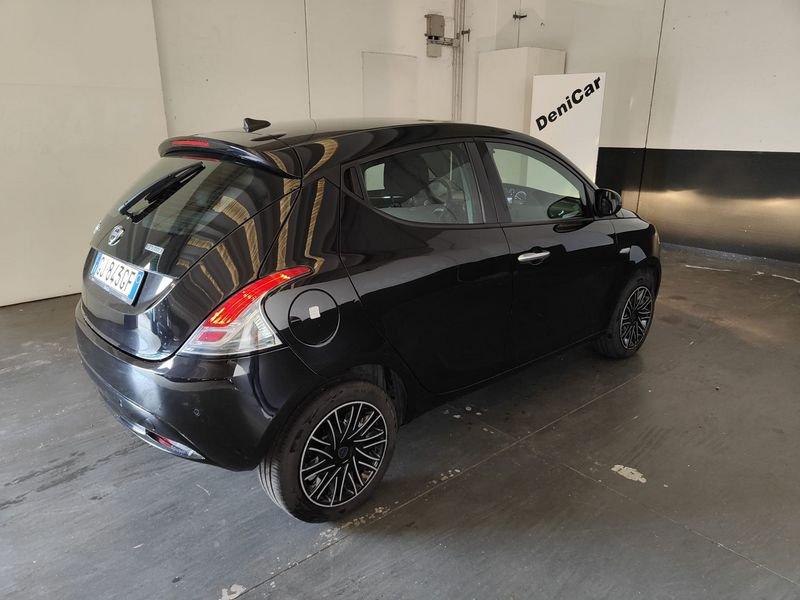 Lancia Ypsilon 1.0 FireFly 5 porte S&S Hybrid Gold