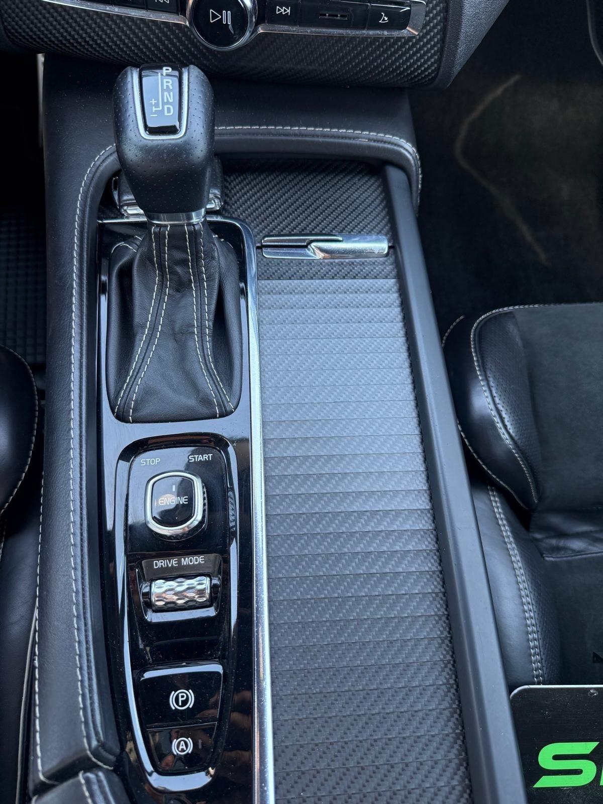 Volvo XC90 D5 AWD R-DESIGN 7 posti