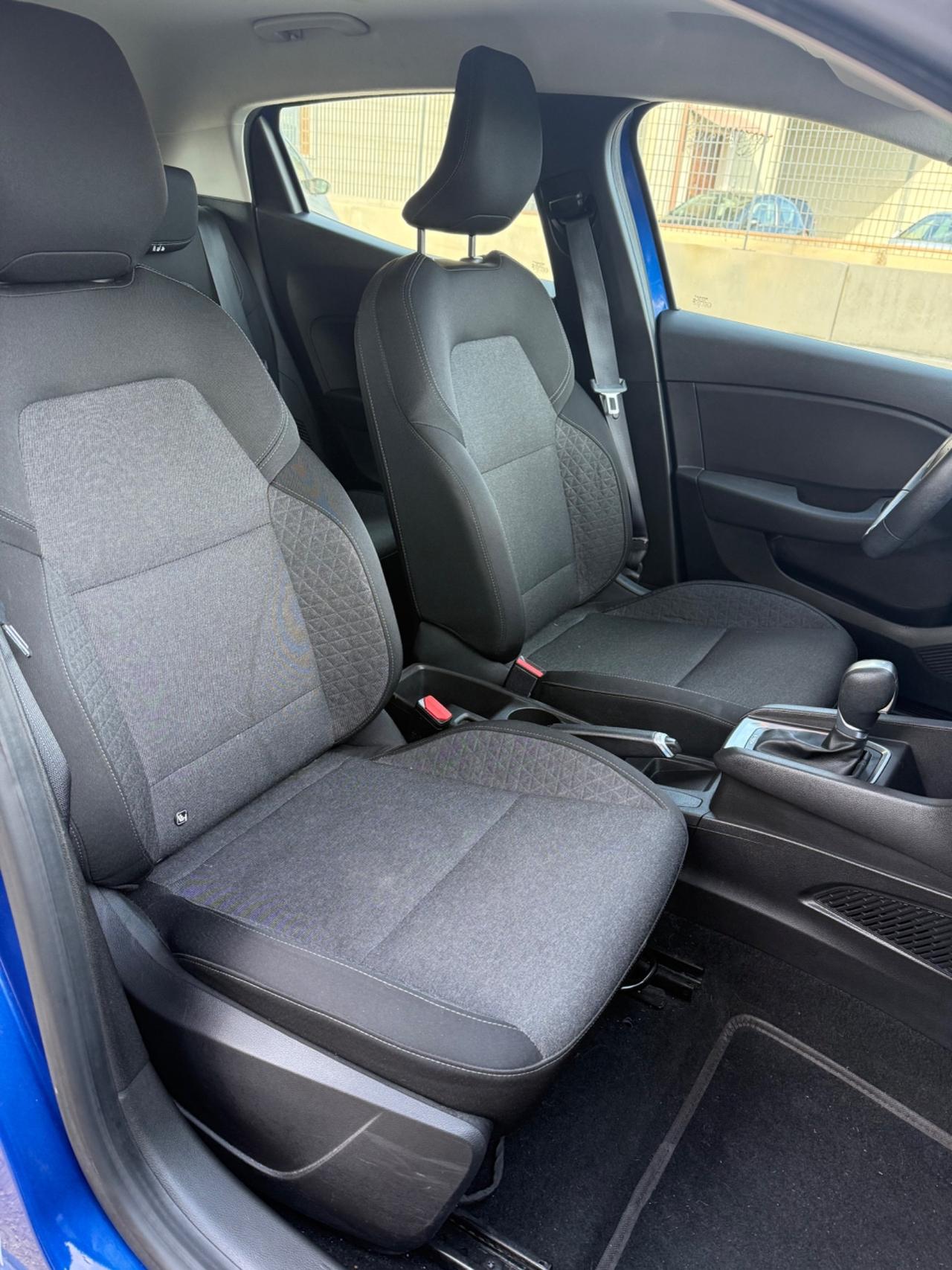 Renault Clio Full Hybrid E-Tech 140 CV 5 porte Initiale Paris