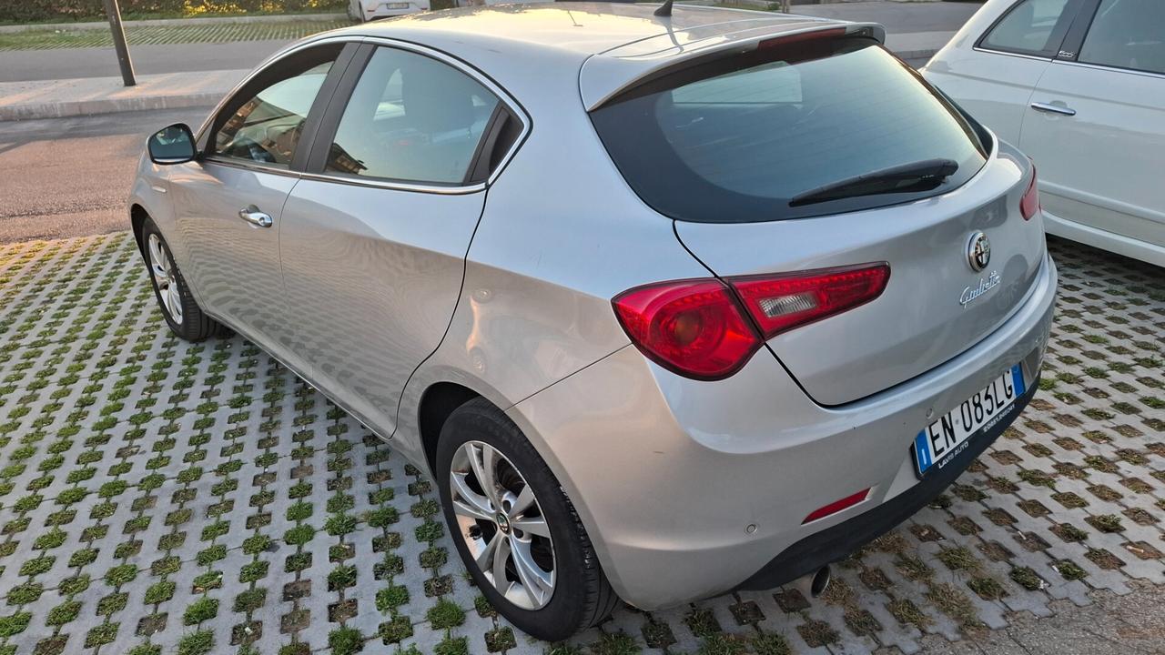 Alfa Romeo Giulietta 1.6 JTDm-2 105 CV Distinctive