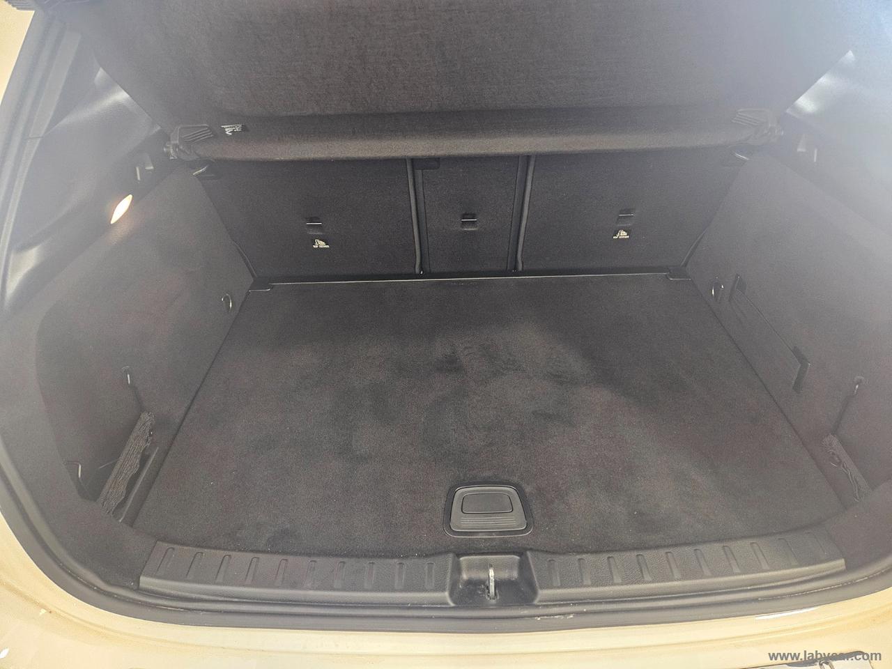 MERCEDES-BENZ GLA 200 d Automatic Premium