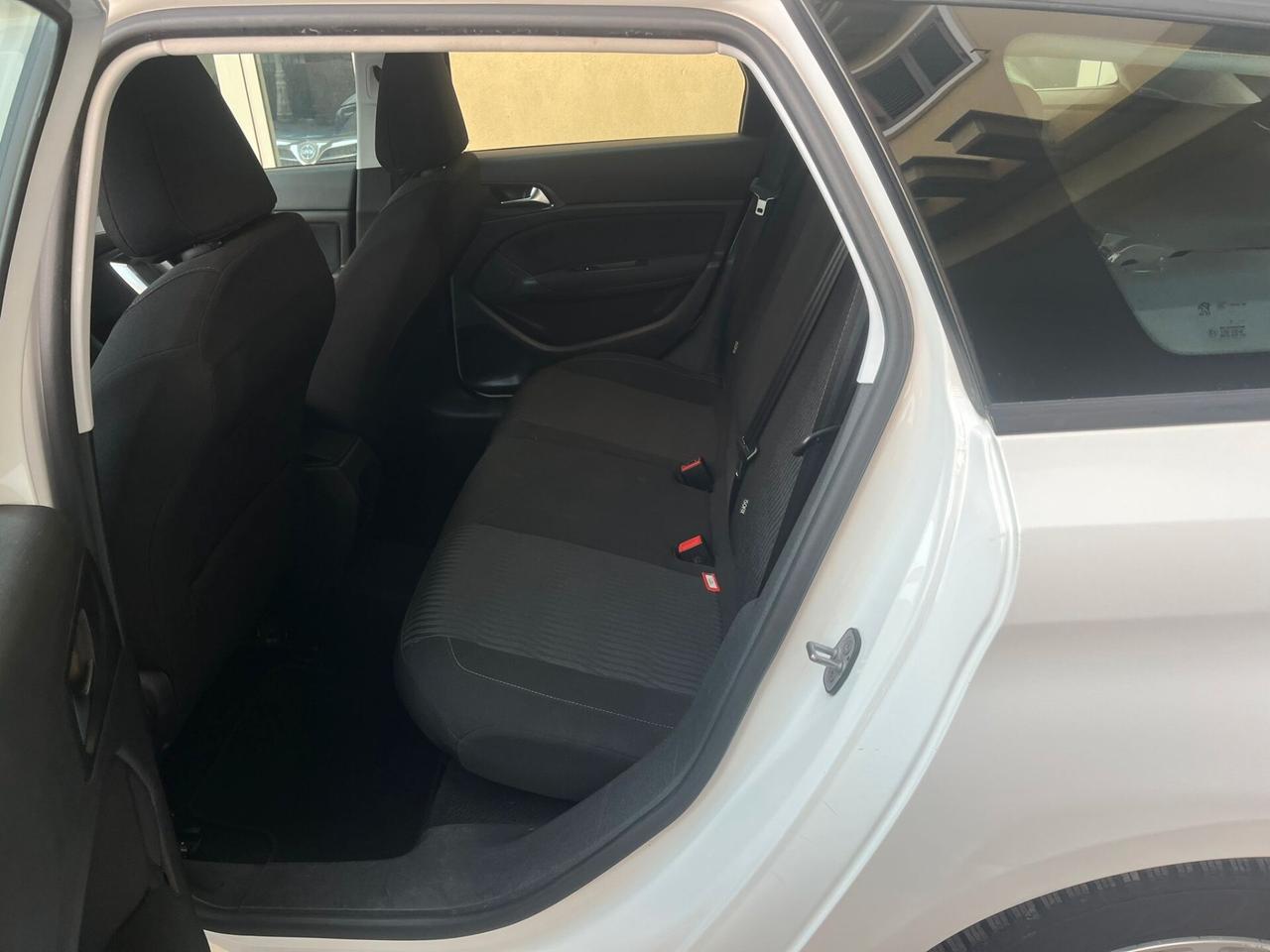 Peugeot 308 BlueHDi 120 S&S SW Business