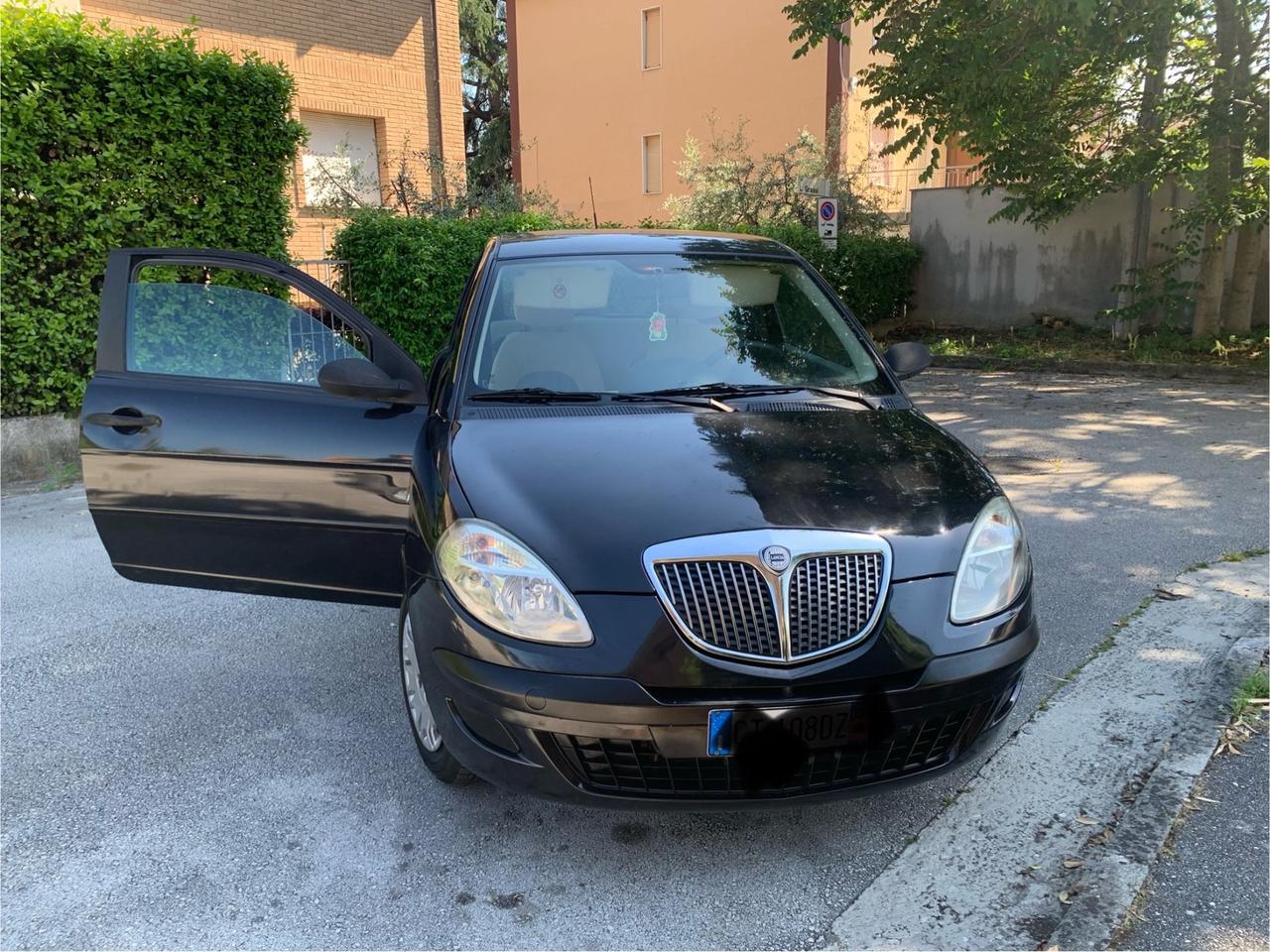 Lancia Ypsilon 1.2 Argento clima