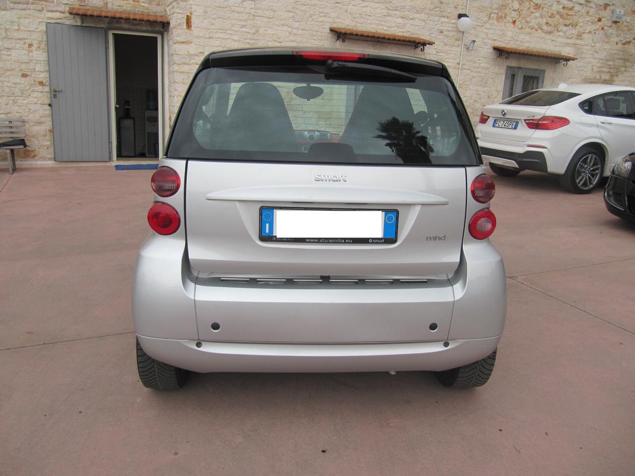 Smart ForTwo 1000 52 kW MHD coupé pure - 2011