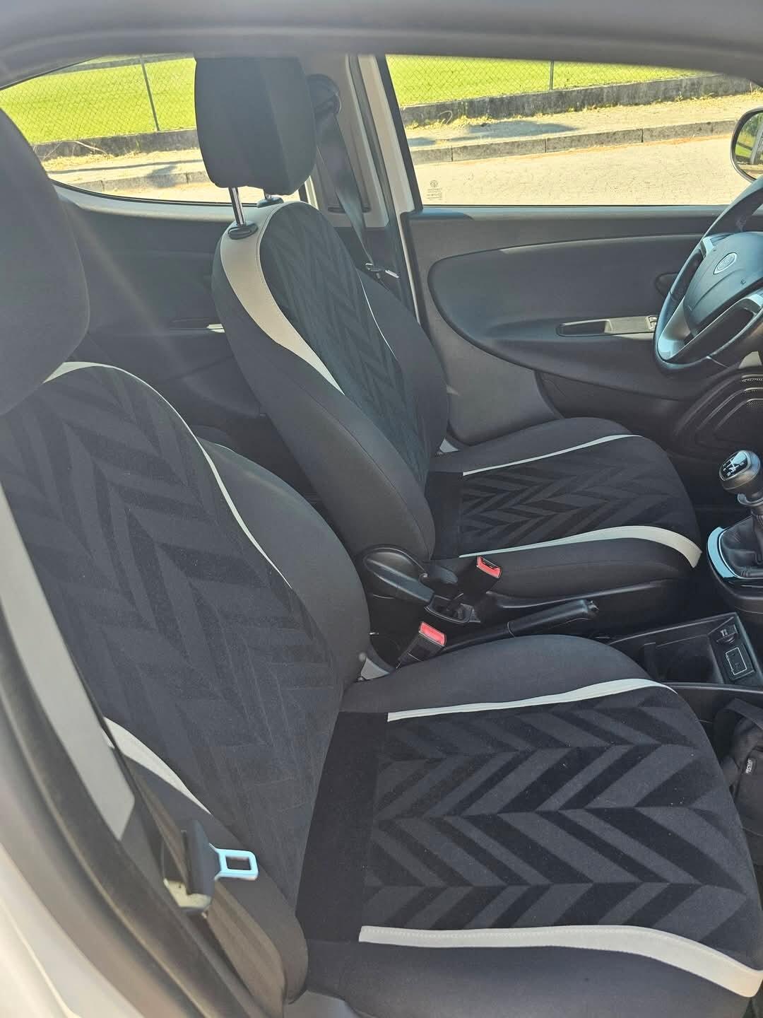 Lancia Ypsilon 1.2 69 CV 5 porte Gold