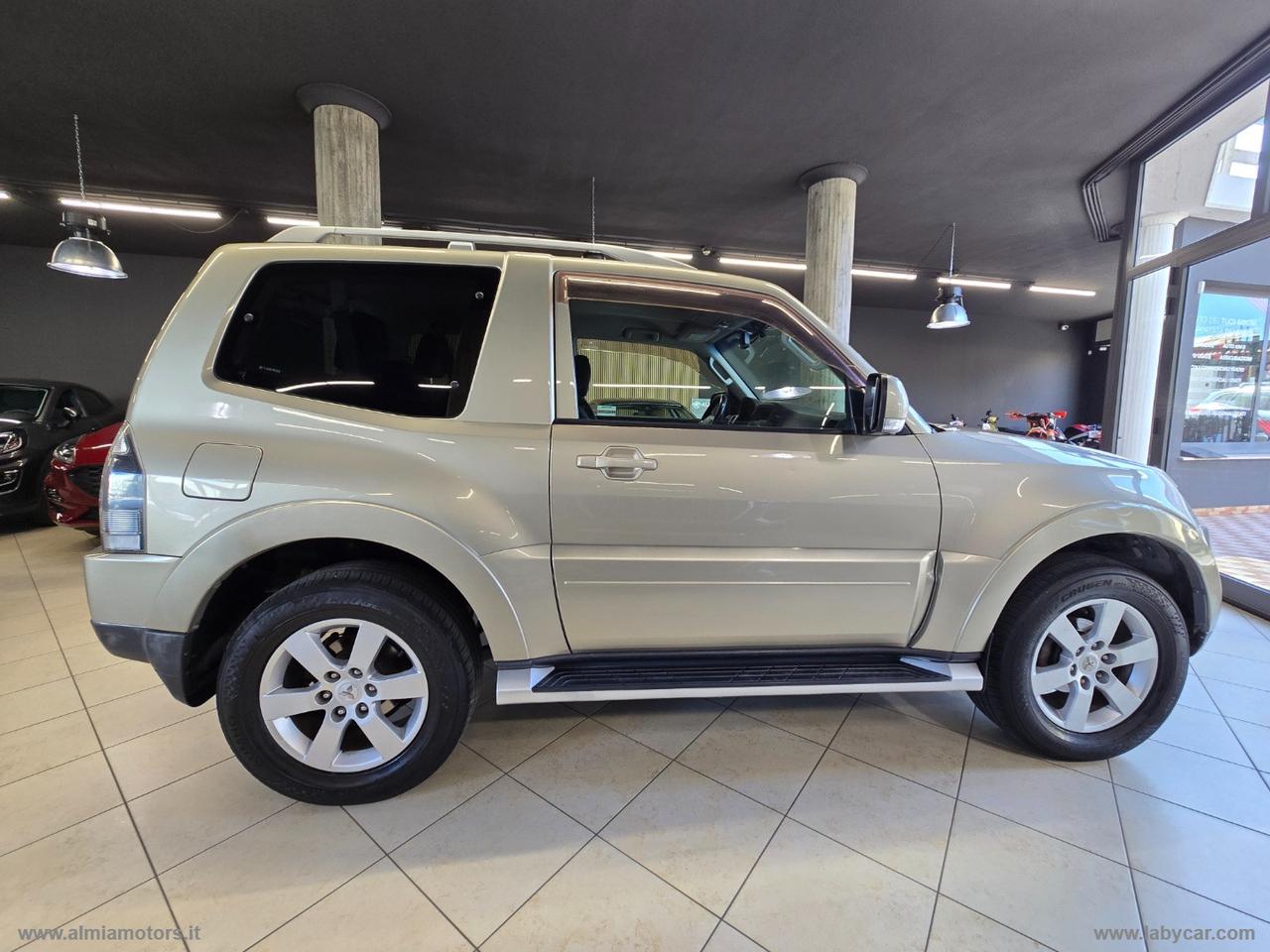 MITSUBISHI Pajero 3.2 DI-D 16V A/T 3p. Instyle