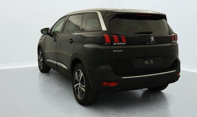 PEUGEOT 5008 Hybrid 136 e-DCS 6 Allure Pack City2 Drive Assist