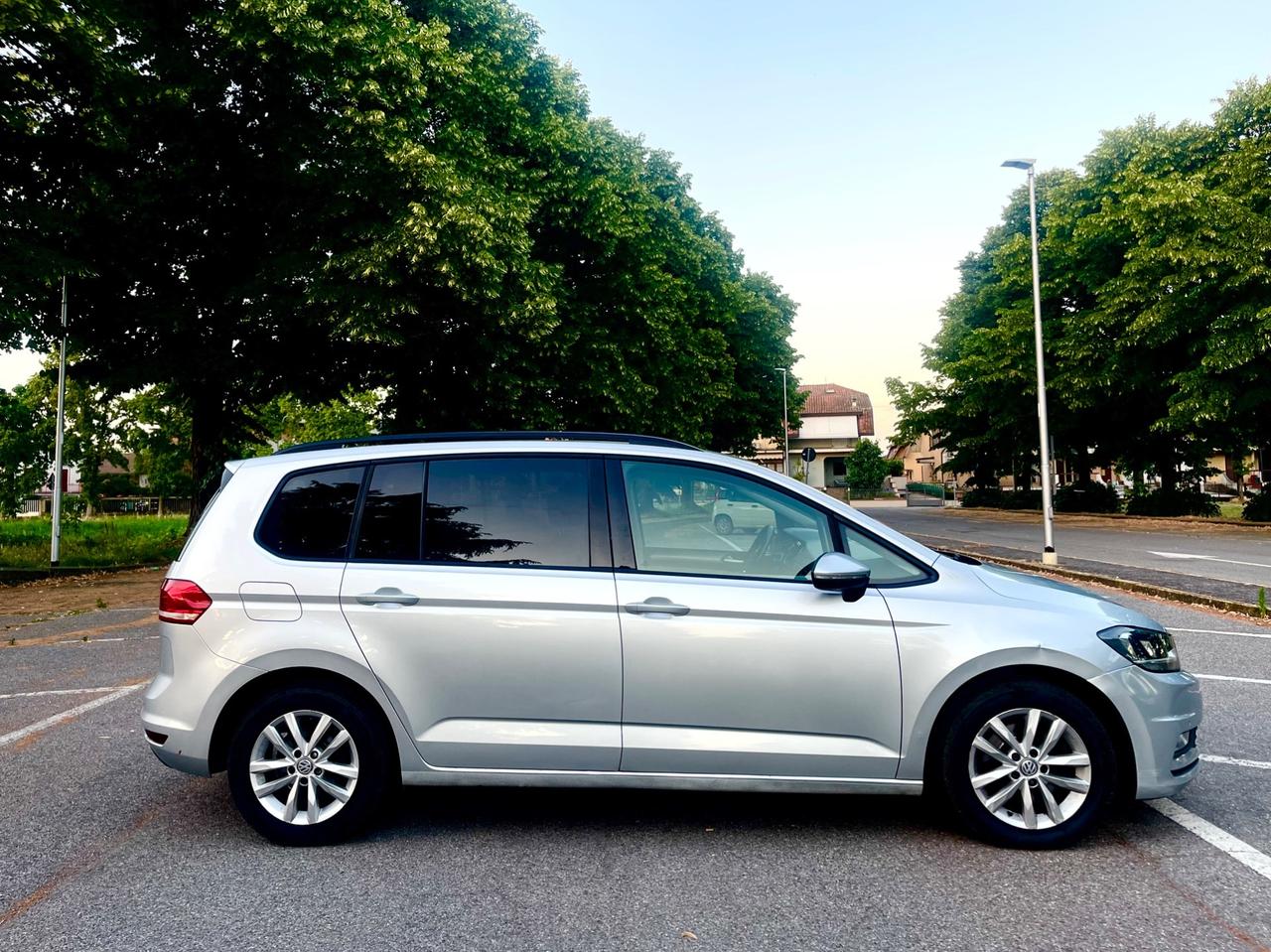 Volkswagen Touran 1.6 TDI Business BlueMotion Technology