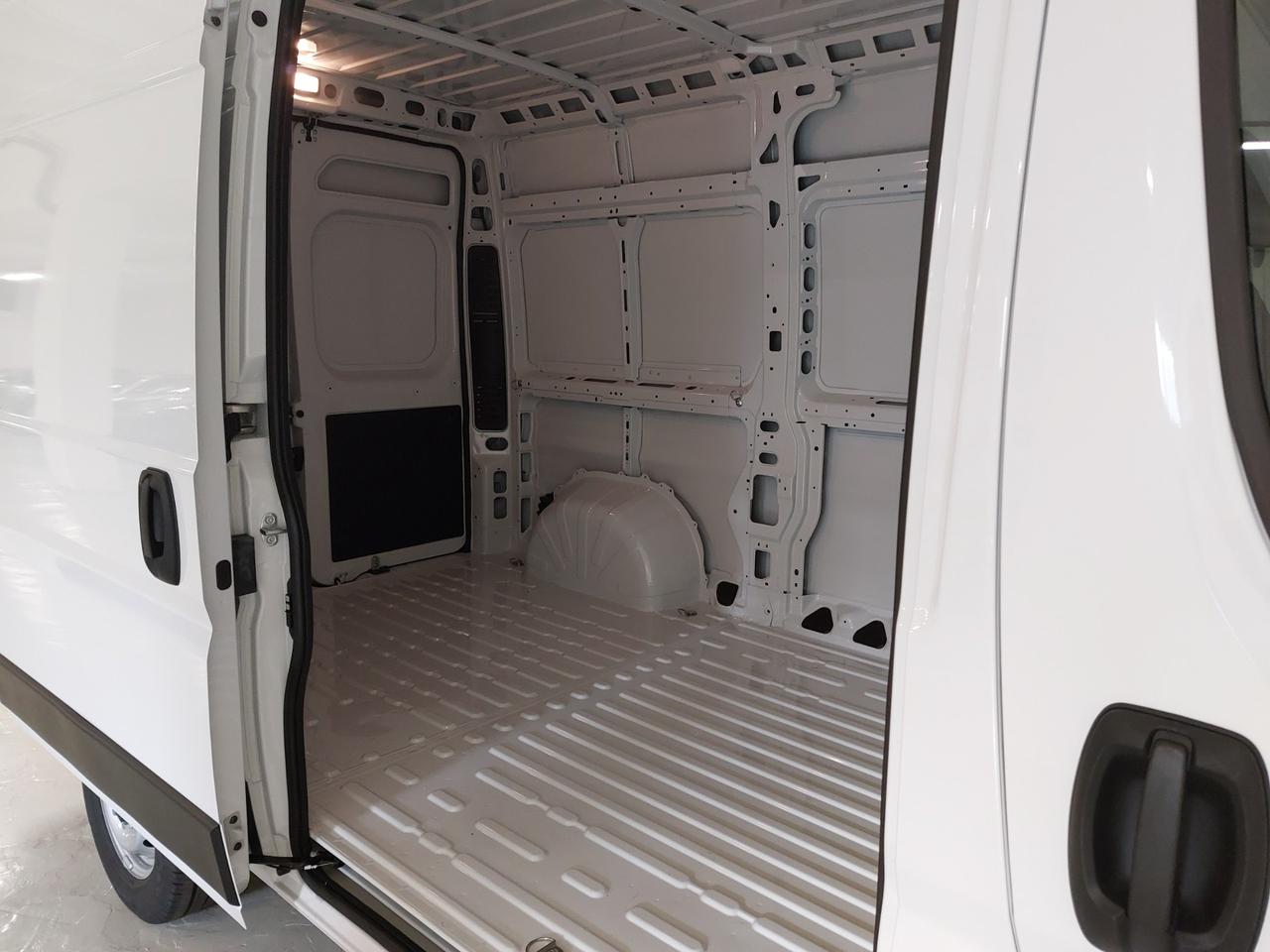 FIAT Ducato (4ª serie) Ducato 33 2.2 Mjt 140CV...