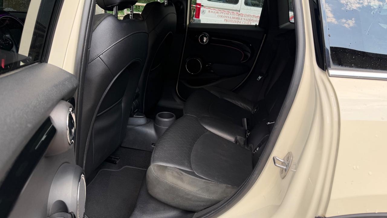 Mini 2.0 Cooper SD Hype 5 porte