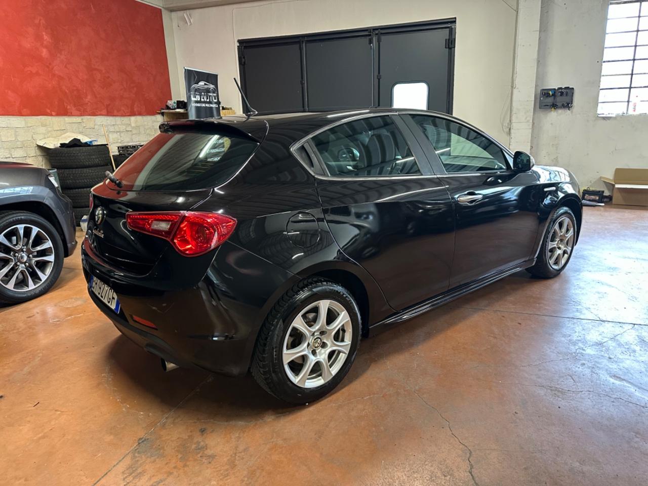 Alfa Romeo Giulietta 2.0 JTDm-2 140 CV Distinctive